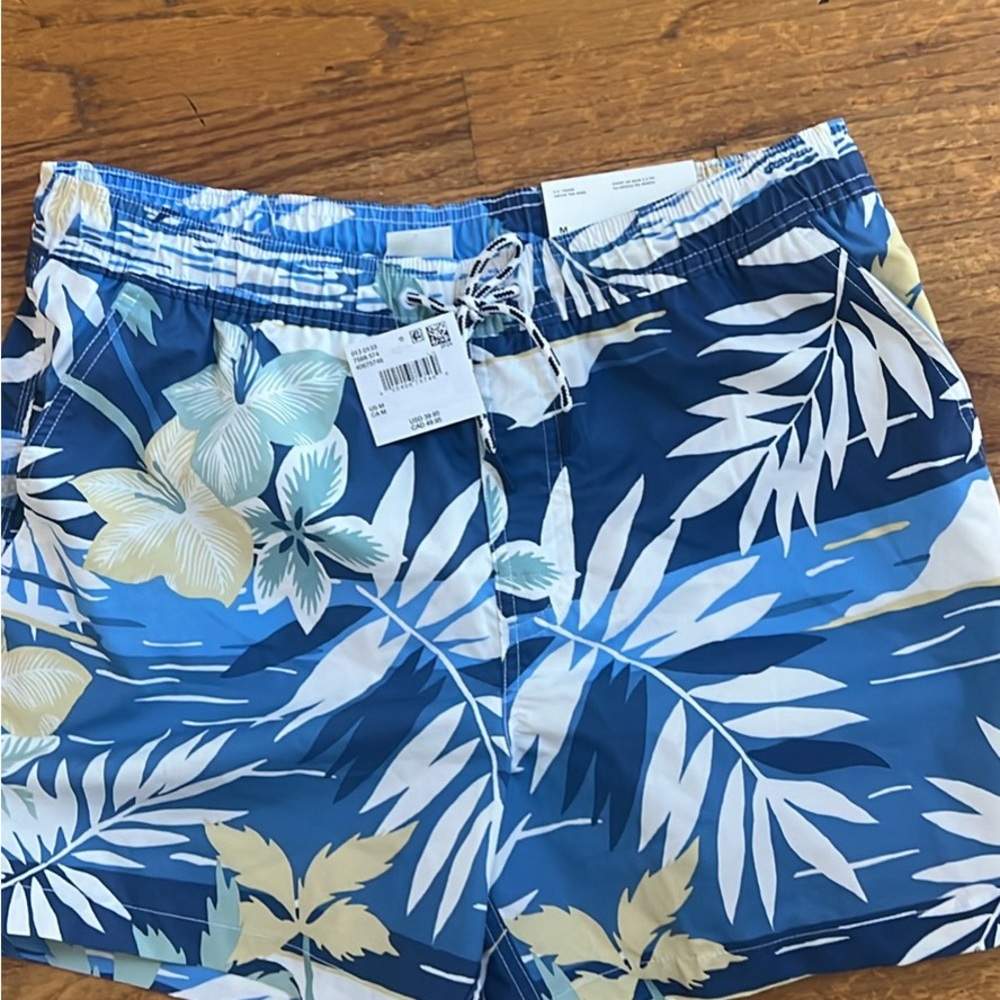 AMERICAN EAGLE NWT men’s swim trunks 5” Sz M Great for vacay!
